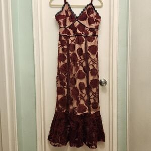 Lulus Size L  Alluring Dream Burgundy Floral Mesh Lace Trumpet Midi Dress
